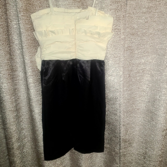 Cream and Black Strapless Sheath Cocktail Dress - Picture 7 of 14
